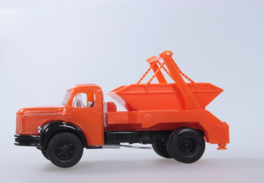 Camion Berliet GLR 8 multibenne à déchets, orange