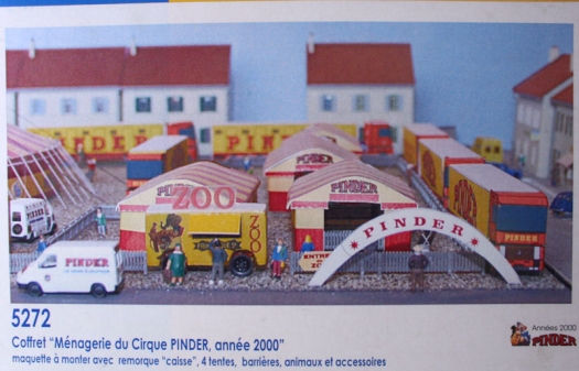 Coffret ménagerie du cirque PINDER année 2000