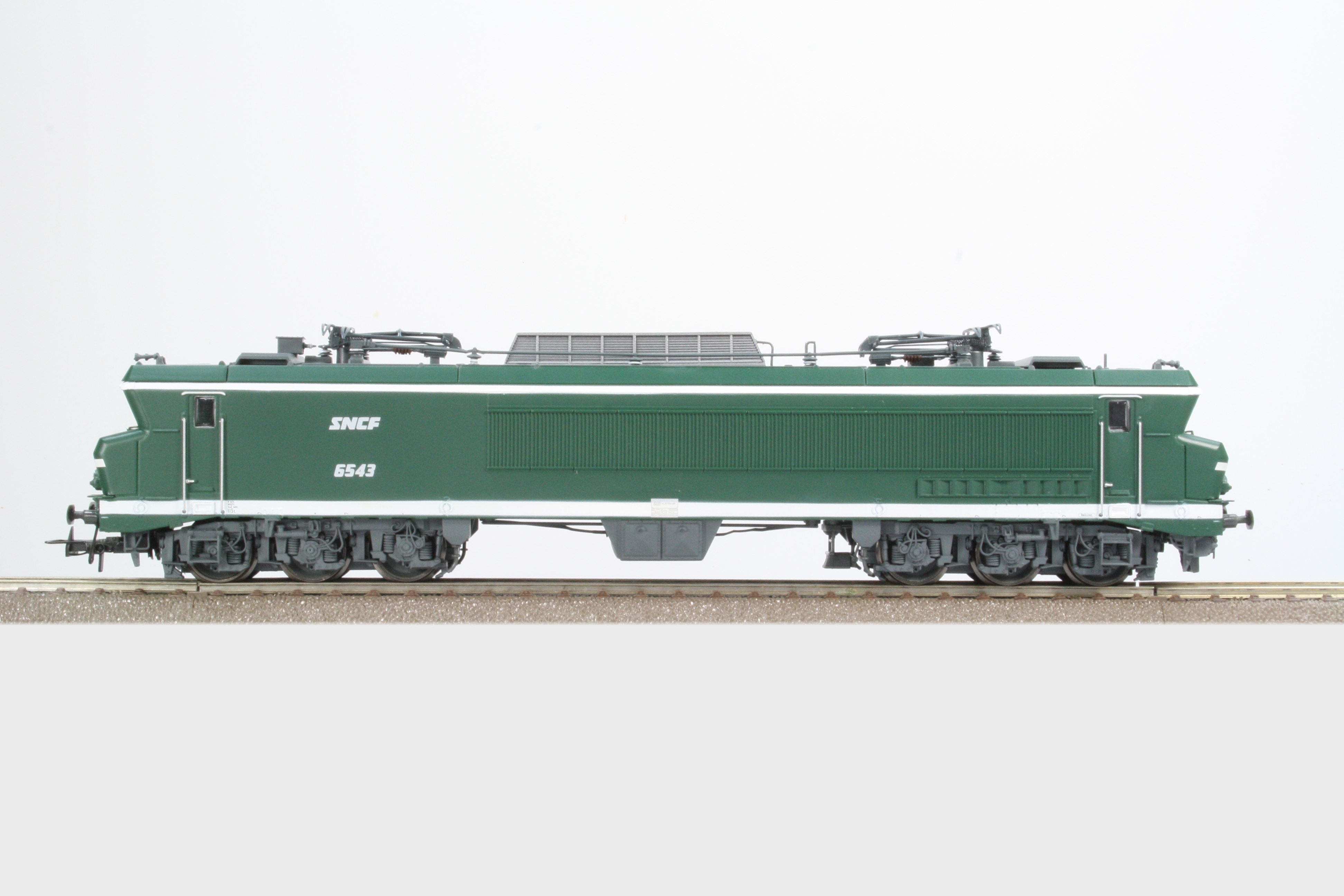 Locomotive électrique CC 21004 JOUEF-HJ2422S - UTM Modélisme Ferroviaire