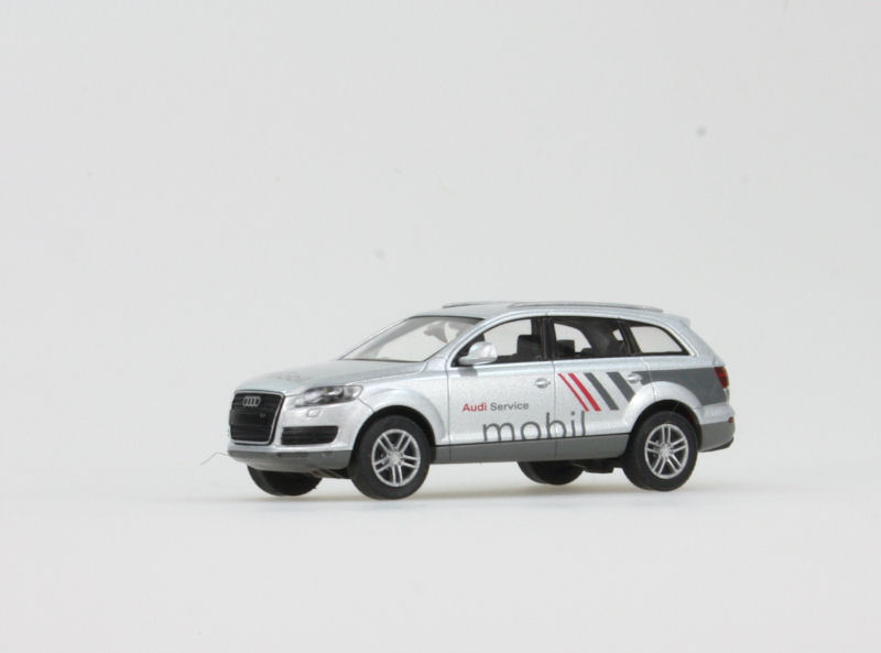 Audi Q7 service mobil