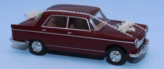 Peugeot 404, rouge bordeaux, voiture des mariés