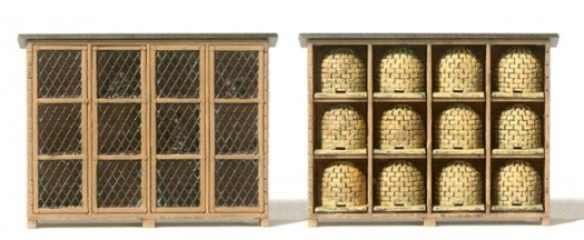 Cages à lapins et abri à ruches