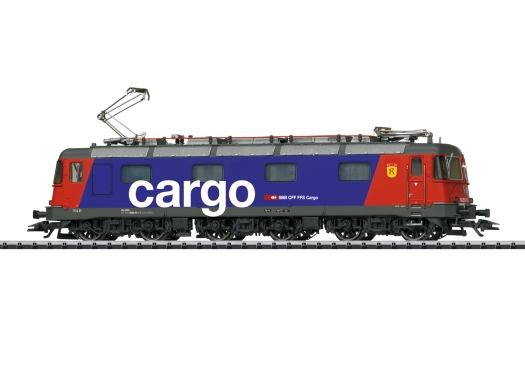 Locomotive lourde électrique Re 6/6 II comme Re 620 des chemins de fer fédéraux suisses (CFF)